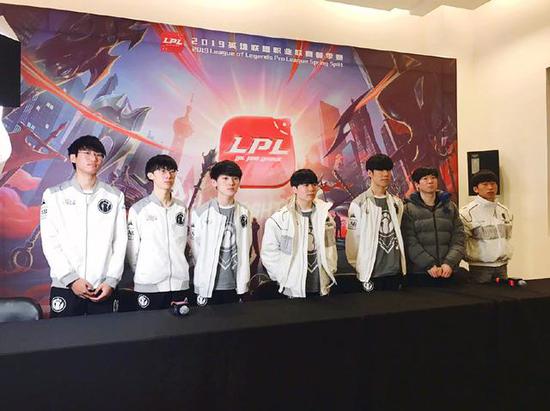 力球员并取 力球员并取